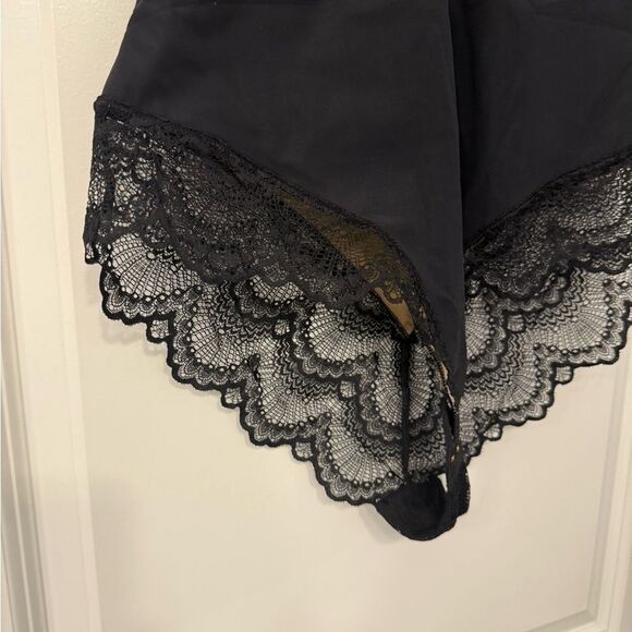 Pinsy Lace Shapewear Bodysuit - Picture 3 of 9